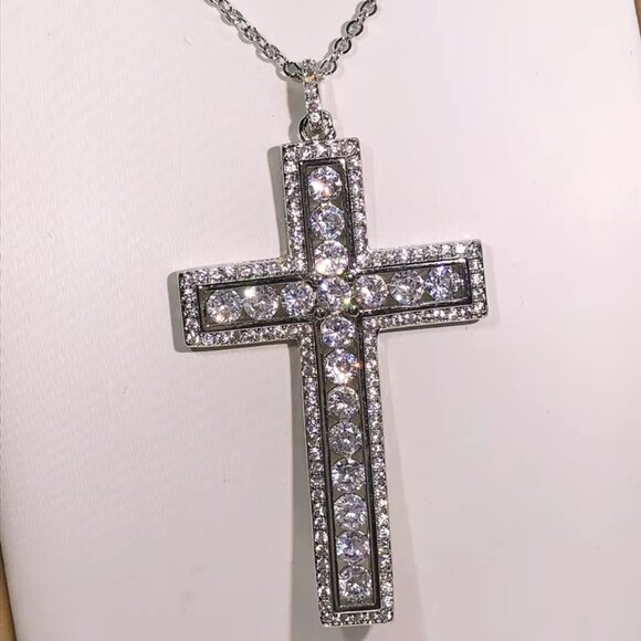 🆕 Large Halo 8.00 Ctw Diamond Cross and 18" Necklace 18k White Gold 🆕 - Picture 6 of 6